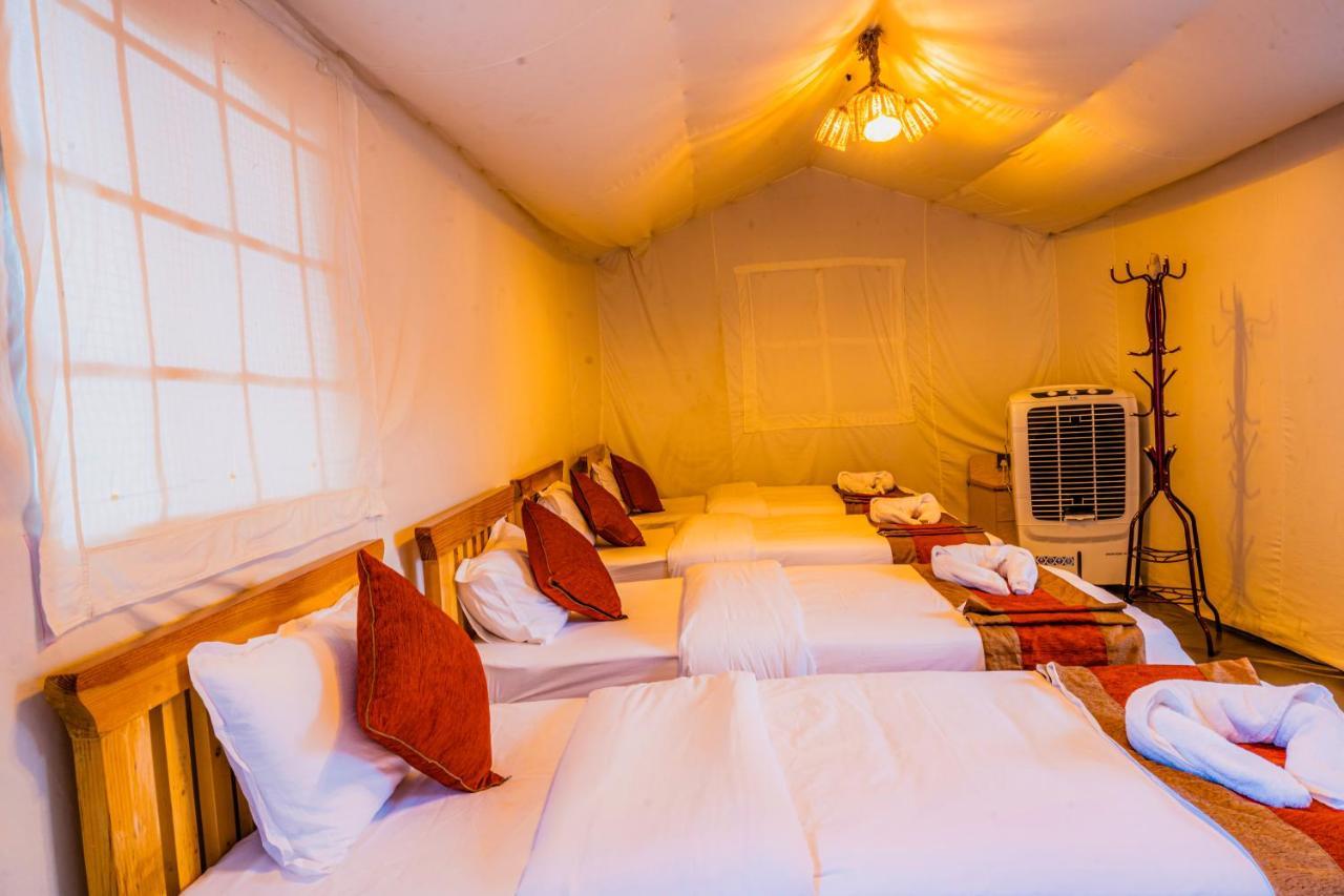 Kalash Parkaze And Tent Inn Pokhara Eksteriør bilde