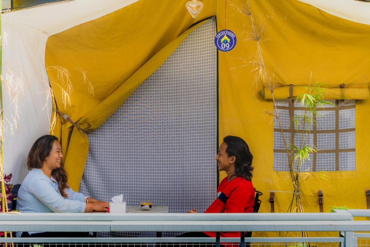 Kalash Parkaze And Tent Inn Pokhara Eksteriør bilde